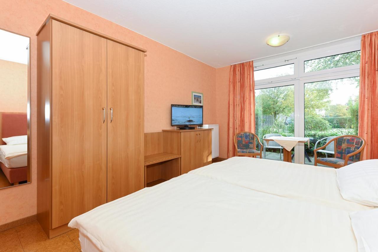 Hotel-Pension Altes Siel Bensersiel Exteriör bild