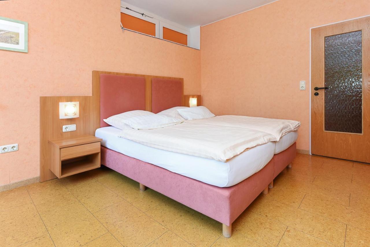 Hotel-Pension Altes Siel Bensersiel Exteriör bild