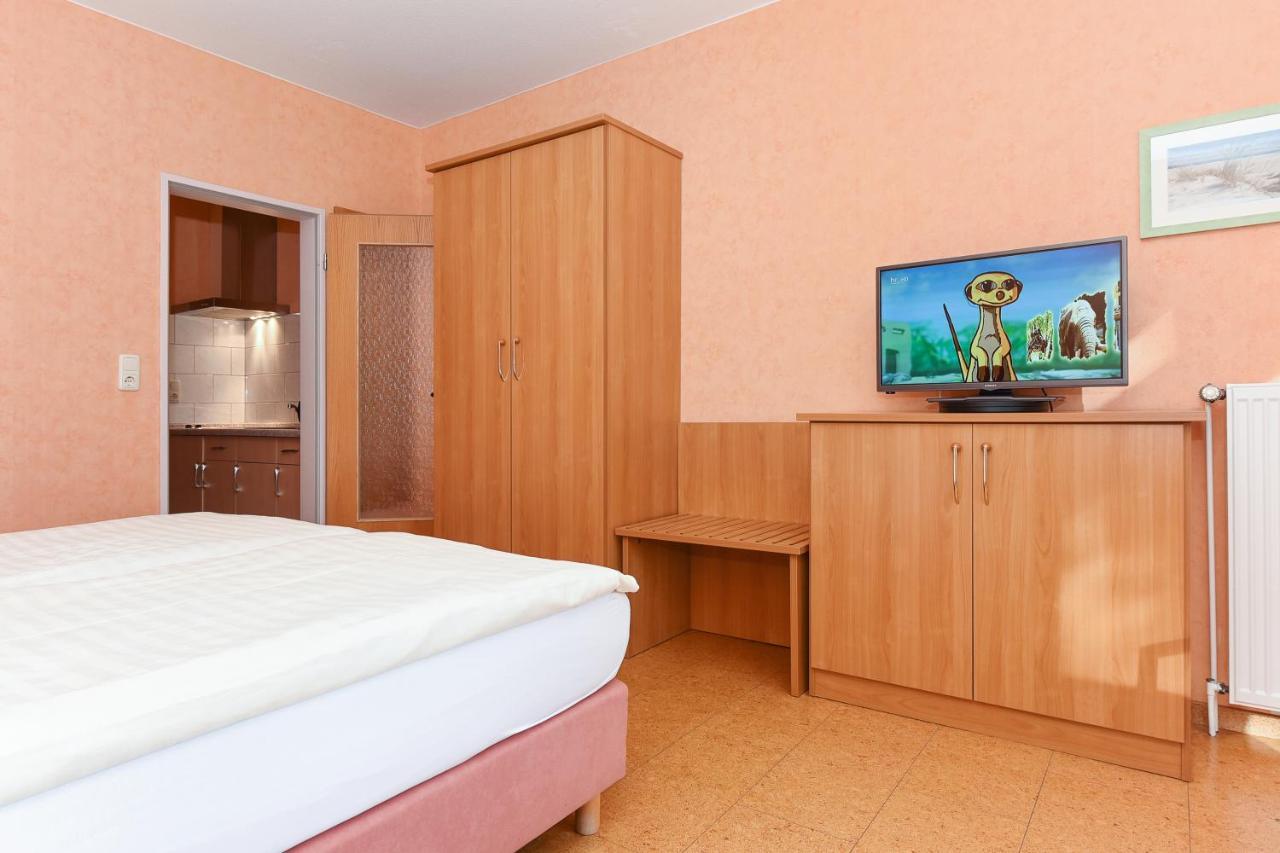 Hotel-Pension Altes Siel Bensersiel Exteriör bild