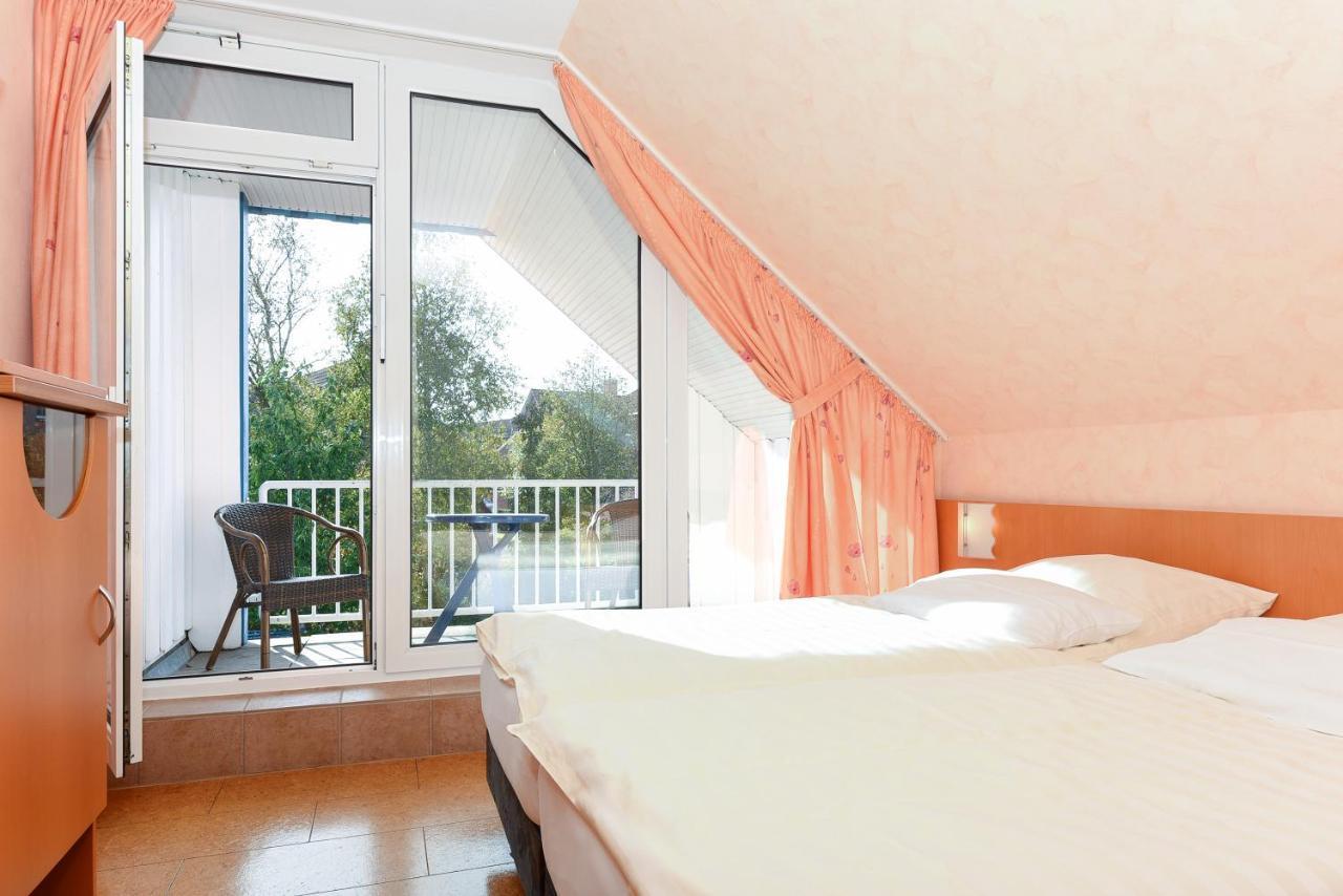 Hotel-Pension Altes Siel Bensersiel Exteriör bild