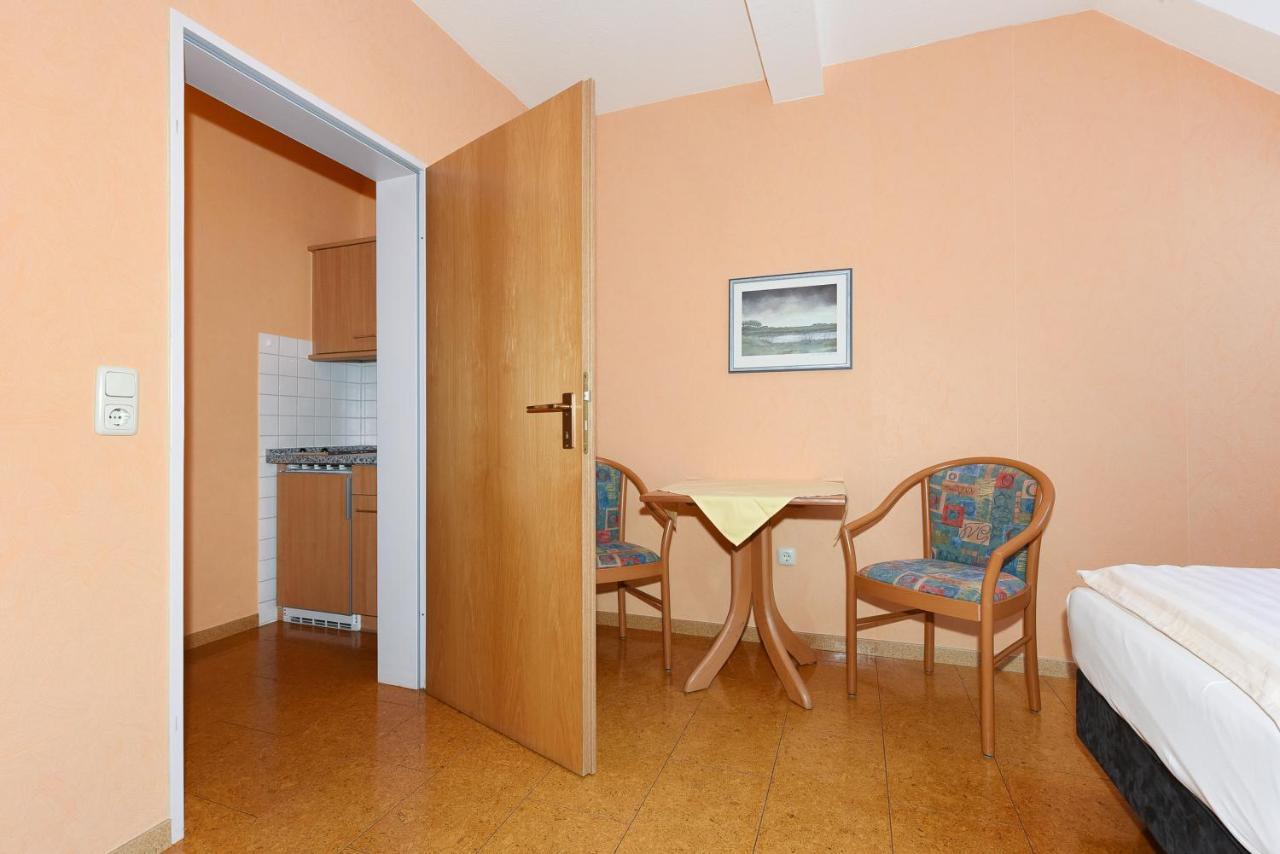 Hotel-Pension Altes Siel Bensersiel Exteriör bild