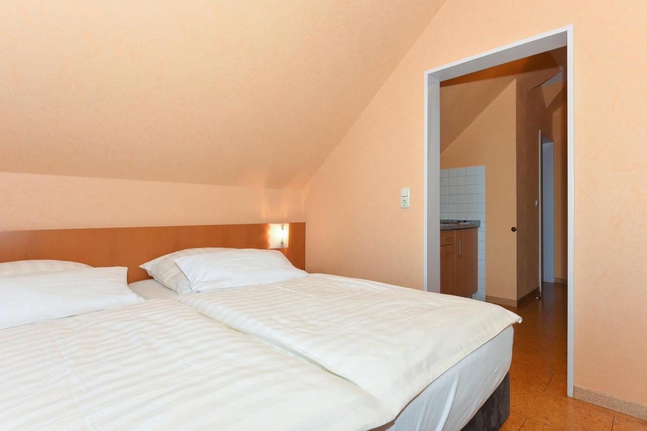 Hotel-Pension Altes Siel Bensersiel Exteriör bild
