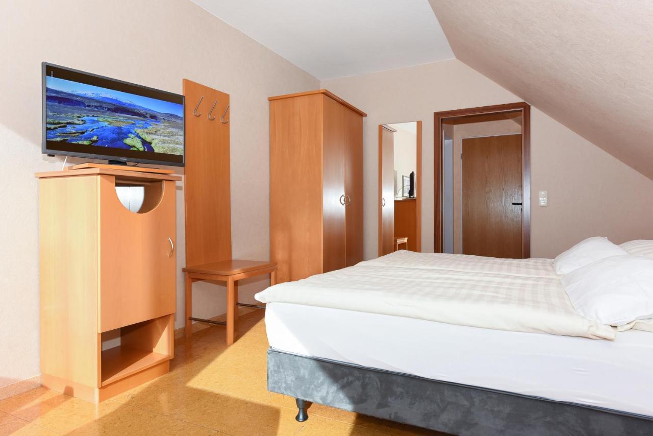 Hotel-Pension Altes Siel Bensersiel Exteriör bild