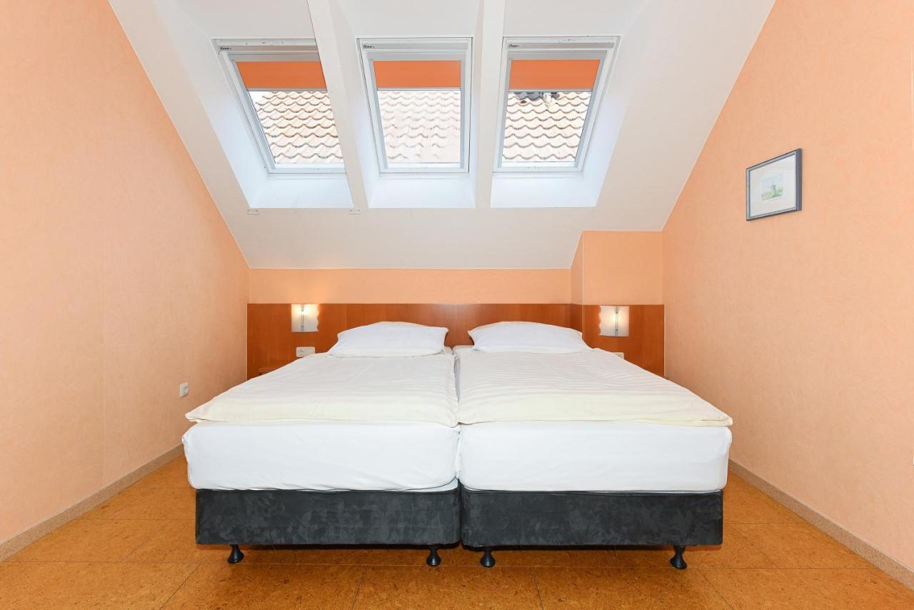 Hotel-Pension Altes Siel Bensersiel Exteriör bild