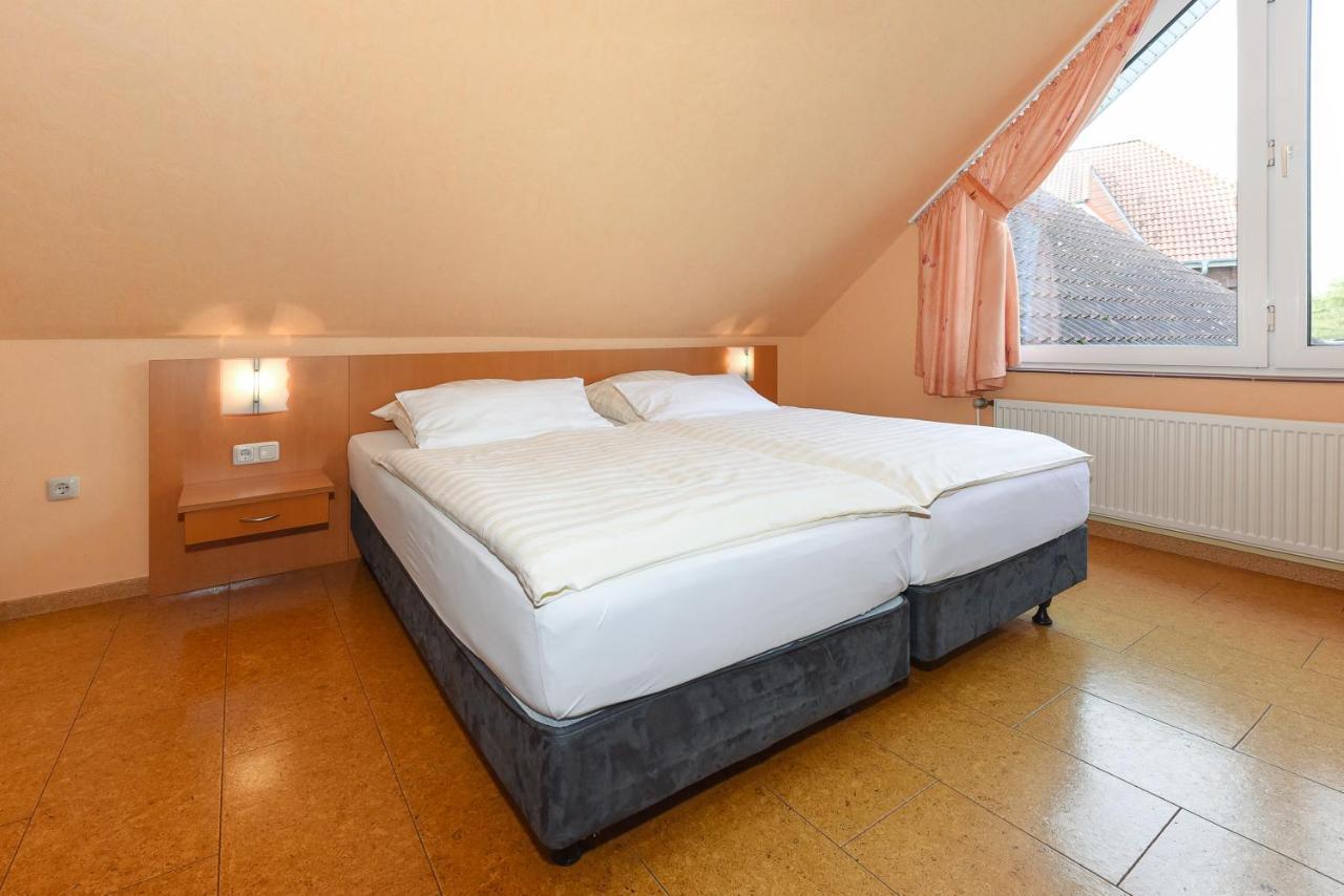 Hotel-Pension Altes Siel Bensersiel Exteriör bild