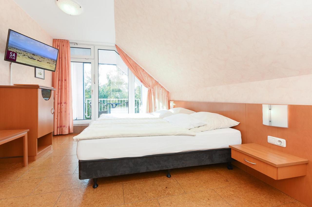 Hotel-Pension Altes Siel Bensersiel Exteriör bild