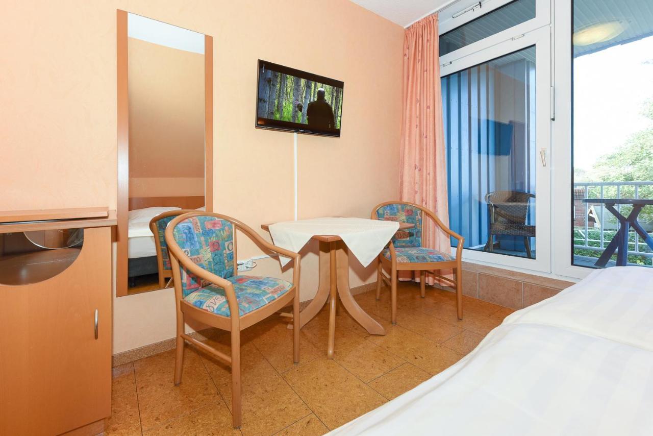 Hotel-Pension Altes Siel Bensersiel Exteriör bild