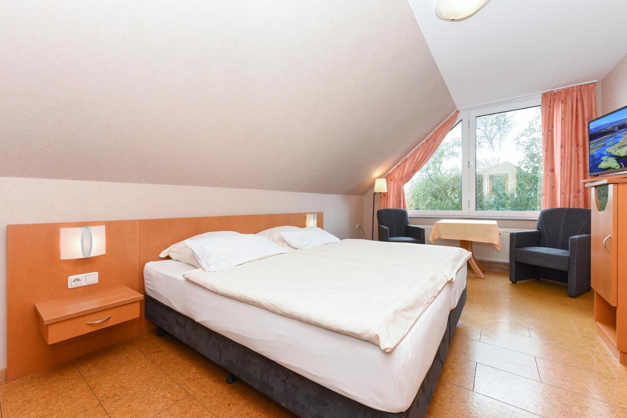 Hotel-Pension Altes Siel Bensersiel Exteriör bild