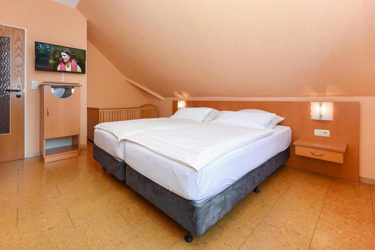 Hotel-Pension Altes Siel Bensersiel Exteriör bild